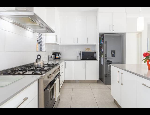 3 BEDROOM FREEHOLD FOR SALE IN PARKLANDS NORTH